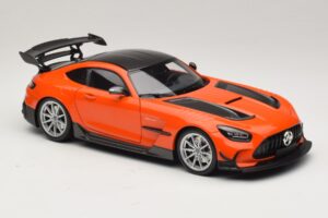 Mercedes AMG GT Black Series C190 Orange avec Jantes Argent Minichamps 1:18 110032024 Métal Moulé — image 6 sur 8