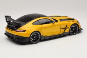 Mercedes AMG GT Black Series C190 Solarbeam Yellow Metallic Minichamps 1:18 110032021 Métal Moulé — image 3 sur 8