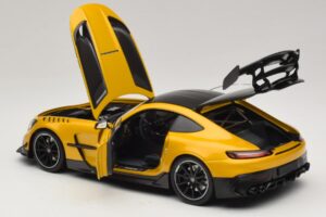 Mercedes AMG GT Black Series C190 Solarbeam Yellow Metallic Minichamps 1:18 110032021 Métal Moulé — image 5 sur 8