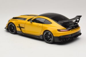 Mercedes AMG GT Black Series C190 Solarbeam Yellow Metallic Minichamps 1:18 110032021 Métal Moulé — image 7 sur 8