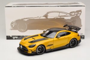 Mercedes AMG GT Black Series C190 Solarbeam Yellow Metallic Minichamps 1:18 110032021 Métal Moulé — image 8 sur 8