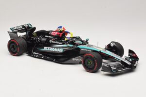 Mercedes AMG Petronas W15 E Performance L. Hamilton Winner British GP 2024 Minichamps 1:18 110241244 Résine — image 4 sur 7