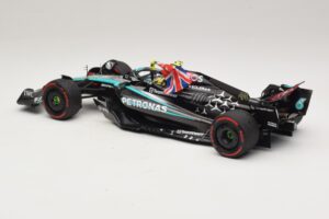 Mercedes AMG Petronas W15 E Performance L. Hamilton Winner British GP 2024 Minichamps 1:18 110241244 Résine — image 5 sur 7