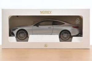 Mercedes CLE C236 Coupé Hightech Silver Norev 1:18 183939 Métal Moulé — image 2 sur 2