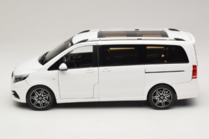 Mercedes V-Class W447 AMG Line Blanc Norev 1:18 183876 Métal Moulé — image 5 sur 8