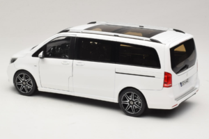 Mercedes V-Class W447 AMG Line Blanc Norev 1:18 183876 Métal Moulé — image 7 sur 8
