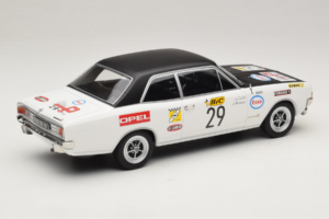 Opel Commodore A #29 J-L. Clarr / J-P. Peyroux Tour de France Automobile 1971 MCG 1:18 MCG18562R Métal Moulé — image 2 sur 6