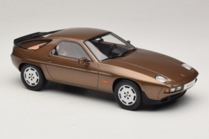 Porsche 928 S Tobacco Metallic GT Spirit 1:18 GT1005 Résine — image 4 sur 6