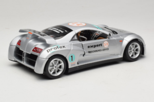Giugiaro Prima Argent Bburago 1:18 33130 Métal Moulé — image 3 sur 8