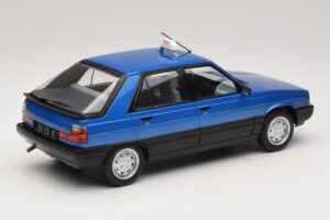 Renault 11 GTL Taxi James Bond MCG 1:18 MCG18833 Métal Moulé — image 2 sur 6
