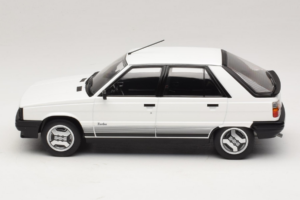 Renault 11 Turbo Blanc MCG 1:18 MCG18589 Métal Moulé — image 3 sur 6