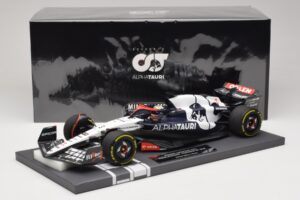 Scuderia AlphaTauri AT04 D. Ricciardo Hungarian GP 2023 Minichamps 1:18 117231203 Résine — image 7 sur 7