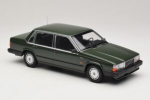 Volvo 740 GL Vert Foncé Minichamps 1:18 155171702 Métal Moulé — image 4 sur 6