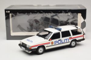 Volvo 740 GL Break Politi Norway Minichamps 1:18 155171796 Métal Moulé — image 6 sur 6