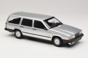 Volvo 740 GL Break Argent Minichamps 1:18 155171770 Métal Moulé — image 4 sur 6