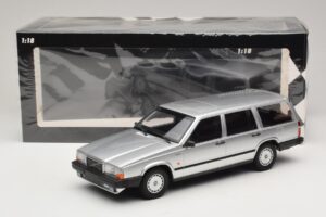 Volvo 740 GL Break Argent Minichamps 1:18 155171770 Métal Moulé — image 6 sur 6