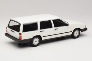 Volvo 740 GL Break Blanc Minichamps 1:18 155171772 Métal Moulé — image 2 sur 6