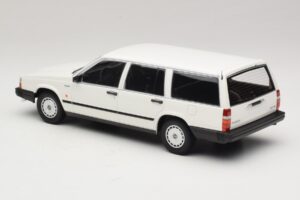Volvo 740 GL Break Blanc Minichamps 1:18 155171772 Métal Moulé — image 5 sur 6
