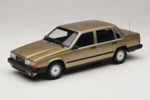Volvo 740 GL Or Minichamps 1:18 155171700 Métal Moulé