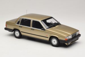 Volvo 740 GL Or Minichamps 1:18 155171700 Métal Moulé — image 4 sur 6