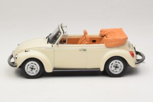 Volkswagen 1303 Cabriolet Cream White Norev 1:18 188535 Métal Moulé — image 3 sur 6
