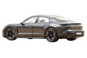 Porsche Taycan Turbo S Slate Grey Neo Norev 1:18 187654 Métal Moulé — image 3 sur 5