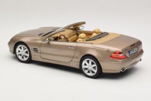 Mercedes SL500 R230 Travertine Beige Norev 1:18 183843 Métal Moulé — image 8 sur 9