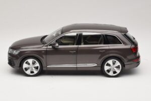 Audi Q7 4M Argus Brown Minichamps 1:18 5011407615 Métal Moulé — image 4 sur 8