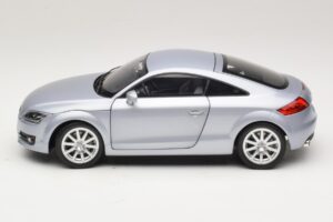 Audi TT 8N Silverblue Metallic Minichamps 1:18 100015020 Métal Moulé — image 4 sur 8