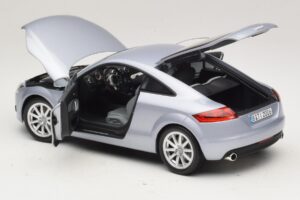 Audi TT 8N Silverblue Metallic Minichamps 1:18 100015020 Métal Moulé — image 5 sur 8