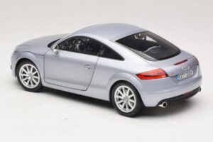 Audi TT 8N Silverblue Metallic Minichamps 1:18 100015020 Métal Moulé — image 7 sur 8