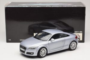 Audi TT 8N Silverblue Metallic Minichamps 1:18 100015020 Métal Moulé — image 8 sur 8