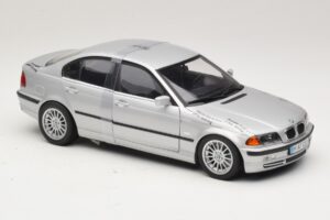 BMW 3-Series E46 6-Cylinder Argent UT Models 1:18 20512 Métal Moulé — image 4 sur 6