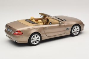 Mercedes SL500 R230 Travertine Beige Norev 1:18 183843 Métal Moulé — image 3 sur 9