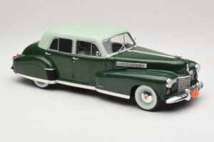 Cadillac Fleetwood Series 60 Special Vert MCG 1:18 MCG18657 Métal Moulé — image 4 sur 6