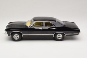 Chevrolet Impala Noir MCG 1:18 MCG181006 Métal Moulé — image 3 sur 6