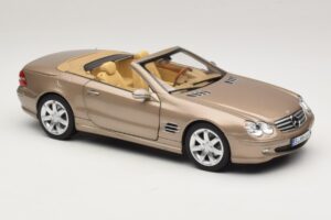 Mercedes SL500 R230 Travertine Beige Norev 1:18 183843 Métal Moulé — image 7 sur 9