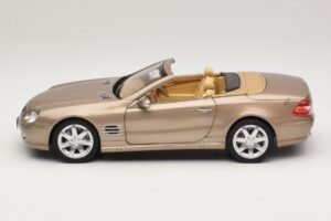 Mercedes SL500 R230 Travertine Beige Norev 1:18 183843 Métal Moulé — image 5 sur 9