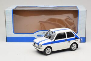 Fiat 126 Castrol Livery Blanc Bleu MCG 1:18 MCG18666 Métal Moulé — image 6 sur 6