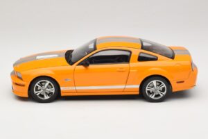 Ford Mustang GT S197 Grabber Orange Metallic AUTOart 1:18 73117-A1 Métal Moulé — image 4 sur 8