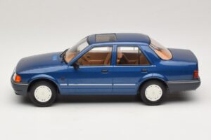 Ford Orion Mk2 1.6i Metallic Blue MCG 1:18 MCG18490 Métal Moulé — image 3 sur 6