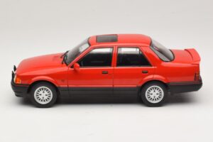Ford Orion Mk2 1600E Rouge MCG 1:18 MCG18488 Métal Moulé — image 3 sur 6