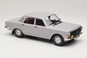 GAZ Volga GAZ-24-10 Gris MCG 1:18 MCG18016 Métal Moulé — image 4 sur 6