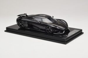 Koenigsegg Regera Noir Pack Carbone FrontiArt 1:18 F079-179 Résine — image 4 sur 7