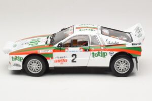 Lancia 037 #2 A. Bettega / M. Perissinot Rally San Marino 1984 Kyosho 1:18 08306F Métal Moulé — image 4 sur 8