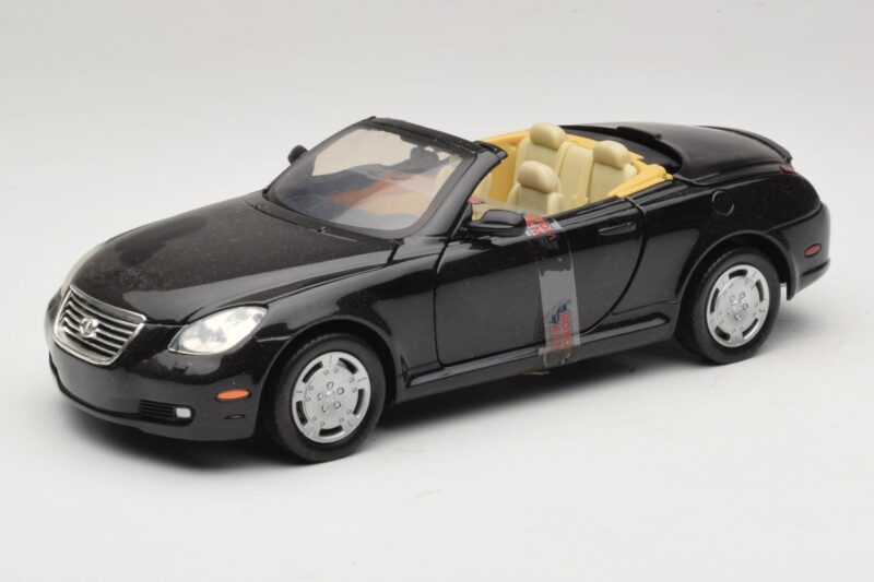 Lexus SC430 Cabriolet Noir Motormax 1:18 73119 Métal Moulé