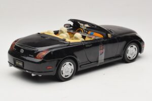 Lexus SC430 Cabriolet Noir Motormax 1:18 73119 Métal Moulé — image 2 sur 6
