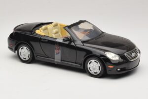 Lexus SC430 Cabriolet Noir Motormax 1:18 73119 Métal Moulé — image 4 sur 6
