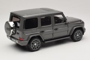 Mercedes G-Class W465 Classic Grey Norev 1:18 183035 Métal Moulé — image 2 sur 6