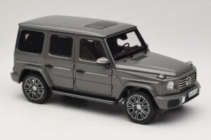 Mercedes G-Class W465 Classic Grey Norev 1:18 183035 Métal Moulé — image 4 sur 6